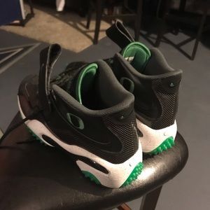 Oregon Ducks Edition Nike Air Zooms